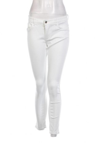 Γυναικείο Τζίν ONLY, Μέγεθος M, Χρώμα Λευκό, Τιμή 10,82 €