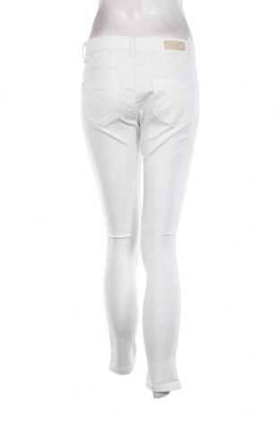 Γυναικείο Τζίν ONLY, Μέγεθος M, Χρώμα Λευκό, Τιμή 10,82 €