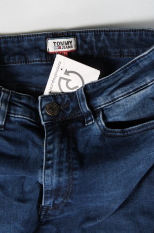 Дамски дънки Tommy Jeans, Размер XXS, Цвят Син, Цена 41,06 лв.