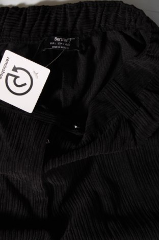 Pantaloni de velvet de femei Bershka, Mărime L, Culoare Negru, Preț 40,86 Lei
