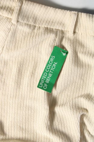 Damen Cordhose United Colors Of Benetton, Größe XL, Farbe Grün, Preis 9,42 €