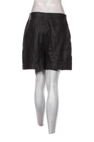 Дамски къс панталон, Размер M, Цвят Черен, Цена 6,84 лв.