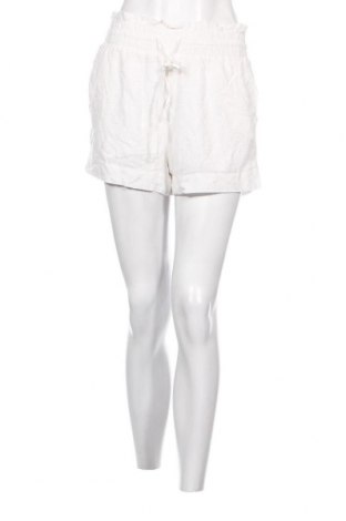 Дамски къс панталон Beloved, Размер M, Цвят Бял, Цена 14,88 лв.