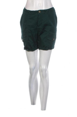 Дамски къс панталон Bpc Bonprix Collection, Размер M, Цвят Зелен, Цена 7,82 лв.