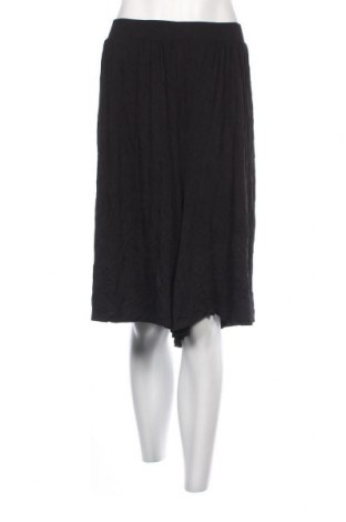Γυναικείο κοντό παντελόνι Clothing & Co, Μέγεθος XXL, Χρώμα Μαύρο, Τιμή 12,47 €