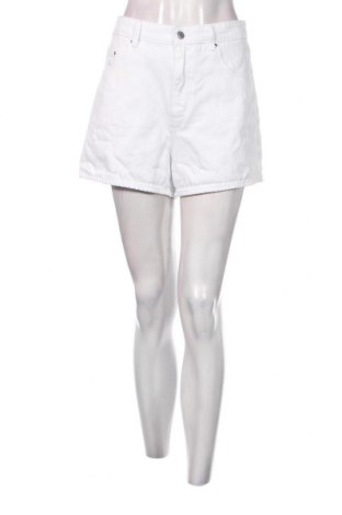 Γυναικείο κοντό παντελόνι Edited, Μέγεθος M, Χρώμα Λευκό, Τιμή 37,11 €