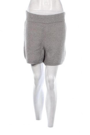 Дамски къс панталон Etam, Размер L, Цвят Сив, Цена 7,20 лв.