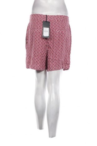 Γυναικείο κοντό παντελόνι Freeman T. Porter, Μέγεθος M, Χρώμα Πολύχρωμο, Τιμή 23,66 €