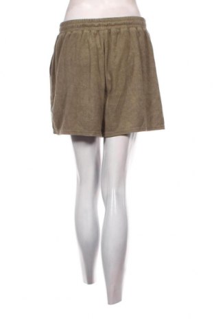 Дамски къс панталон Kiabi, Размер M, Цвят Зелен, Цена 5,70 лв.