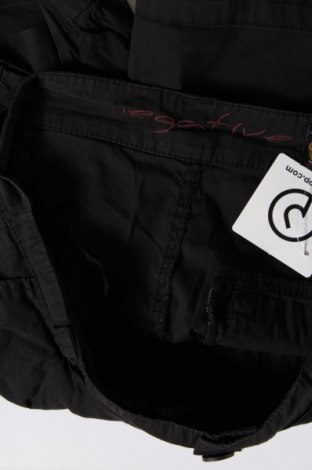 Дамски къс панталон Negative, Размер M, Цвят Черен, Цена 9,60 лв.