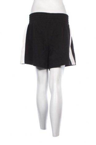 Pantaloni scurți de femei PUMA, Mărime L, Culoare Negru, Preț 335,53 Lei