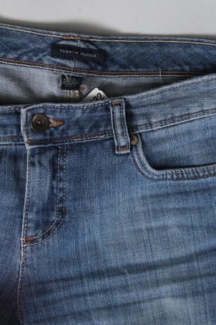 Дамски къс панталон Tommy Hilfiger, Размер S, Цвят Син, Цена 49,00 лв.