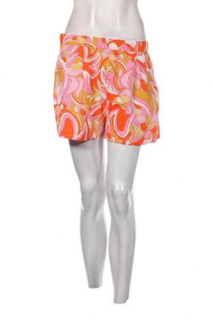 Дамски къс панталон Trendyol, Размер M, Цвят Многоцветен, Цена 14,40 лв.