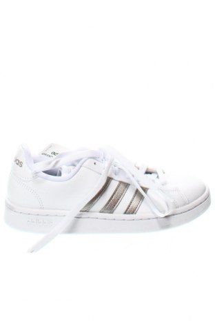 Дамски обувки Adidas Originals, Размер 36, Цвят Бял, Цена 81,70 лв.