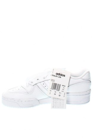 Дамски обувки Adidas Originals, Размер 37, Цвят Бял, Цена 100,70 лв.