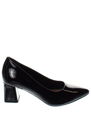 Дамски обувки Tamaris, Размер 37, Цвят Черен, Цена 102,00 лв.