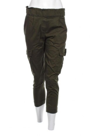 Дамски панталон Bershka, Размер S, Цвят Зелен, Цена 24,58 лв.