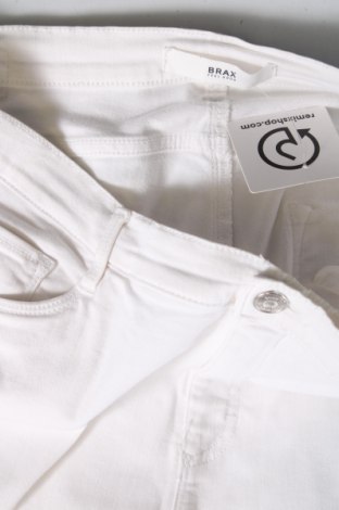 Дамски панталон Brax, Размер XL, Цвят Бял, Цена 29,33 лв.