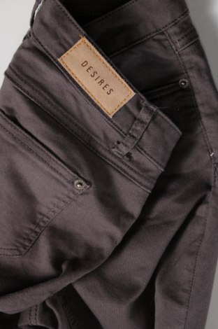 Pantaloni de femei Desires, Mărime M, Culoare Gri, Preț 18,12 Lei