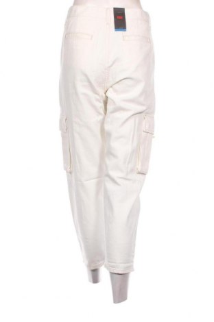 Дамски панталон Levi's, Размер M, Цвят Бял, Цена 106,00 лв.