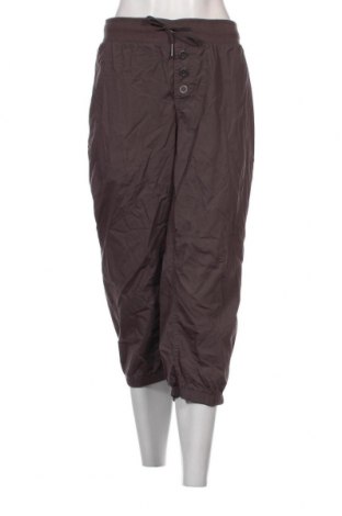 Дамски панталон Maxi Blue, Размер 4XL, Цвят Бежов, Цена 28,13 лв.