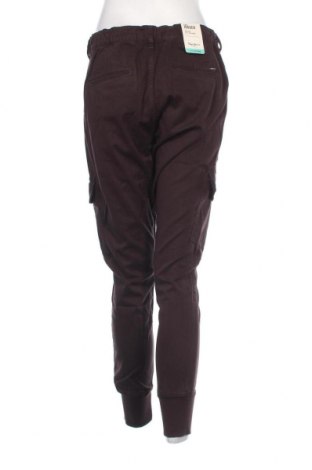 Dámské kalhoty  Pepe Jeans, Velikost M, Barva Růžová, Cena  2 116,00 Kč