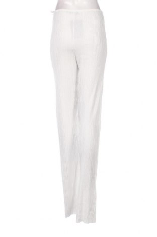 Γυναικείο παντελόνι Pretty Little Thing, Μέγεθος M, Χρώμα Λευκό, Τιμή 23,71 €
