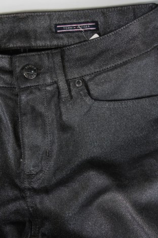 Γυναικείο παντελόνι Tommy Hilfiger, Μέγεθος S, Χρώμα Ασημί, Τιμή 34,78 €