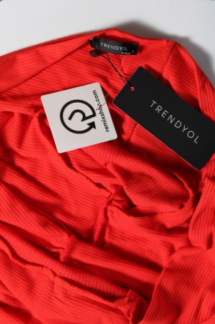 Γυναικείο αμάνικο μπλουζάκι Trendyol, Μέγεθος M, Χρώμα Κόκκινο, Τιμή 14,95 €