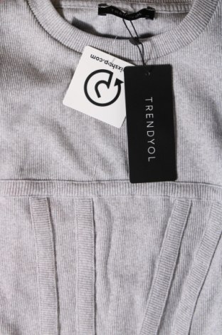 Damentop Trendyol, Größe M, Farbe Grau, Preis 4,19 €