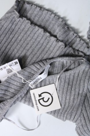 Дамски пуловер Bershka, Размер XS, Цвят Сив, Цена 17,94 лв.