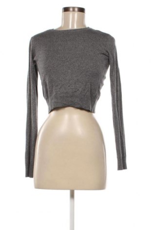 Γυναικείο πουλόβερ Bershka, Μέγεθος S, Χρώμα Γκρί, Τιμή 6,28 €