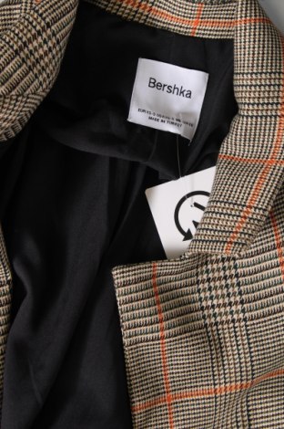 Дамско сако Bershka, Размер XS, Цвят Многоцветен, Цена 30,10 лв.