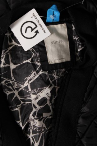 Γυναικείο μπουφάν Numph, Μέγεθος M, Χρώμα Μαύρο, Τιμή 138,12 €