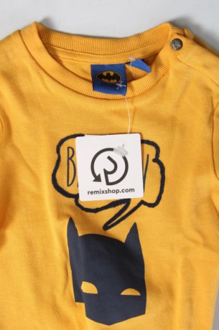 Детска блуза Batman, Размер 9-12m/ 74-80 см, Цвят Жълт, Цена 32,00 лв.
