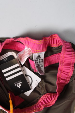 Детски къс панталон Adidas, Размер 13-14y/ 164-168 см, Цвят Многоцветен, Цена 49,00 лв.