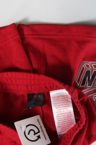 Детски къс панталон Air Jordan Nike, Размер 4-5y/ 110-116 см, Цвят Червен, Цена 35,55 лв.