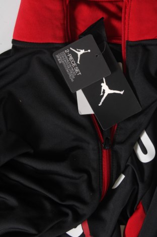 Παιδικό σύνολο Air Jordan Nike, Μέγεθος 9-10y/ 140-146 εκ., Χρώμα Πολύχρωμο, Τιμή 80,14 €