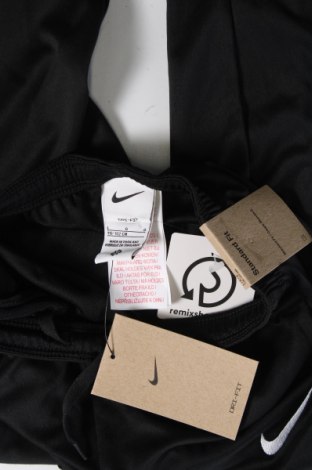 Детско спортно долнище Nike, Размер 5-6y/ 116-122 см, Цвят Черен, Цена 64,86 лв.