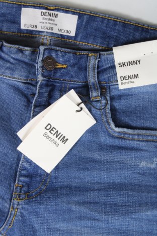 Blugi de bărbați Bershka, Mărime S, Culoare Albastru, Preț 51,80 Lei