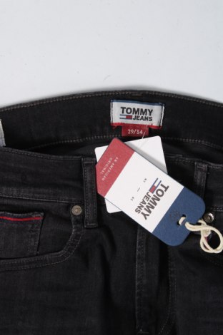 Męskie jeansy Tommy Jeans, Rozmiar S, Kolor Czarny, Cena 509,10 zł