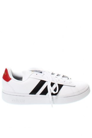 Мъжки обувки Adidas, Размер 44, Цвят Бял, Цена 140,60 лв.