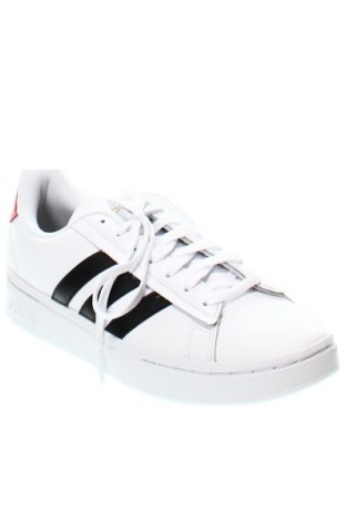 Мъжки обувки Adidas, Размер 44, Цвят Бял, Цена 157,70 лв.