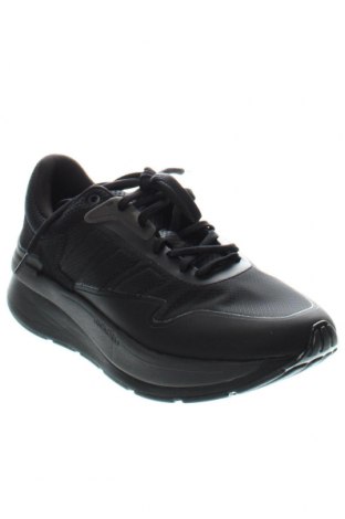 Мъжки обувки Adidas, Размер 46, Цвят Черен, Цена 161,00 лв.