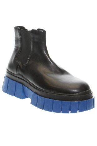 Мъжки обувки Bershka, Размер 44, Цвят Черен, Цена 62,00 лв.