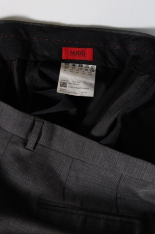 Pánske nohavice  Hugo Boss, Veľkosť L, Farba Sivá, Cena  44,19 €