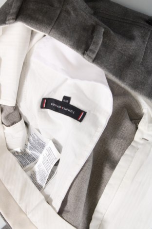 Pantaloni de bărbați Tommy Hilfiger, Mărime M, Culoare Gri, Preț 628,29 Lei