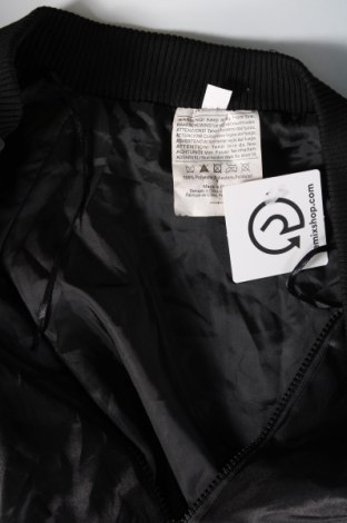 Pánska bunda , Veľkosť L, Farba Čierna, Cena  4,08 €