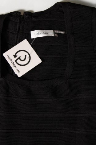Рокля Calvin Klein, Размер L, Цвят Черен, Цена 52,69 лв.