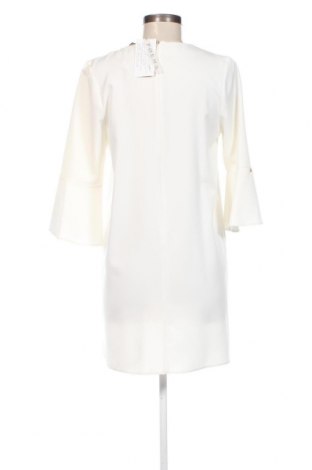 Kleid Poema, Größe M, Farbe Weiß, Preis 25,30 €